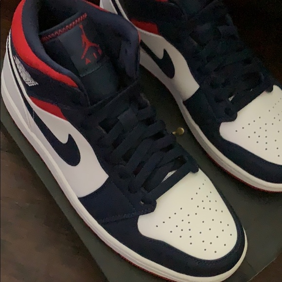 Shoes - Picture 1 of 3